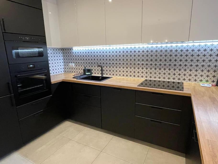 Wola Tower Apartment *