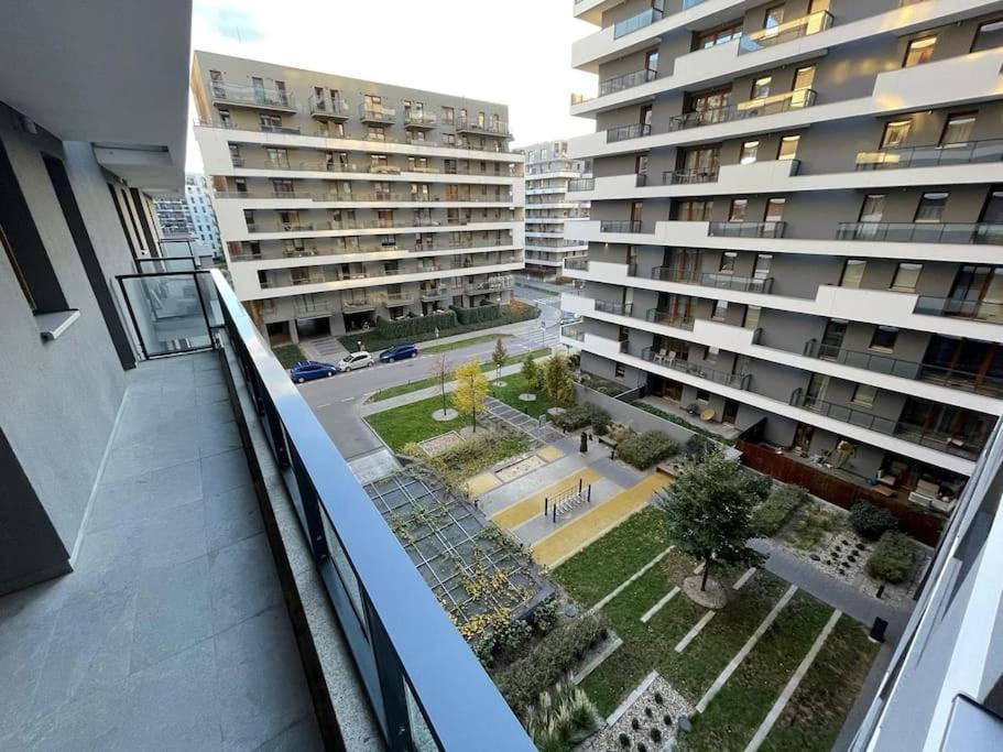 Wola Tower Apartment *